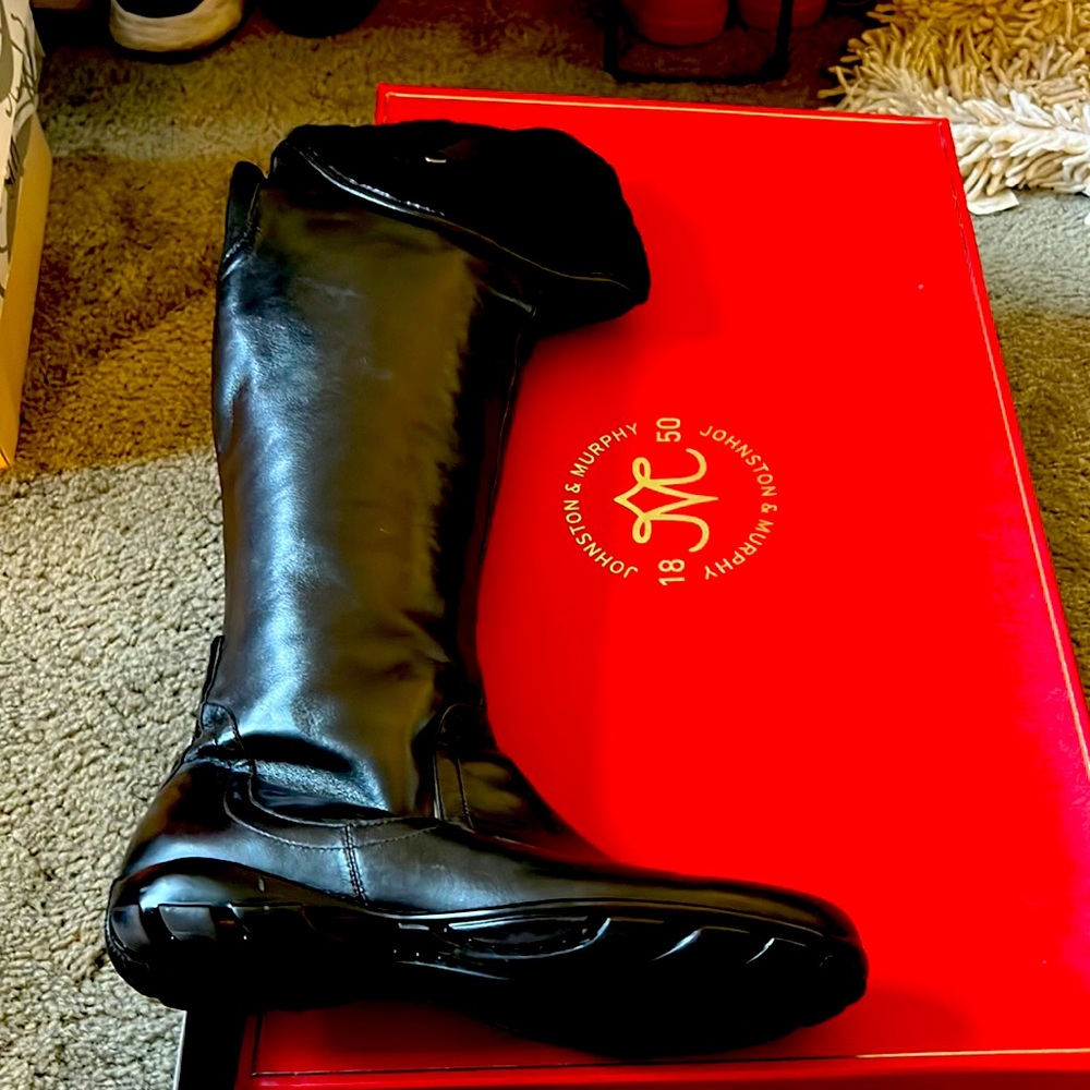 Ladies boots !!! Never worn